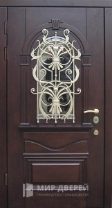 Входная дверь в квартиру со стеклом №52 - фото вид снаружи