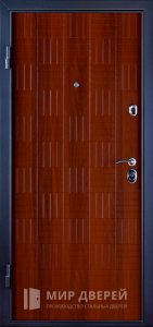 Современная входная дверь для загородного дома №22 - фото вид изнутри